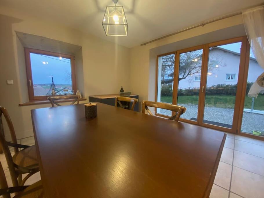 Logement Dans Maison + Exterieur Orchamps-Vennes Экстерьер фото