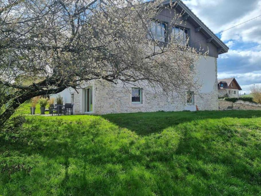 Logement Dans Maison + Exterieur Orchamps-Vennes Экстерьер фото