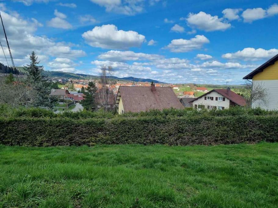 Logement Dans Maison + Exterieur Orchamps-Vennes Экстерьер фото