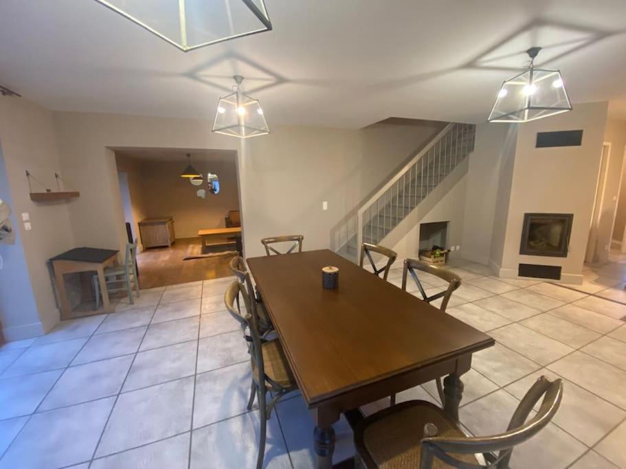 Logement Dans Maison + Exterieur Orchamps-Vennes Экстерьер фото